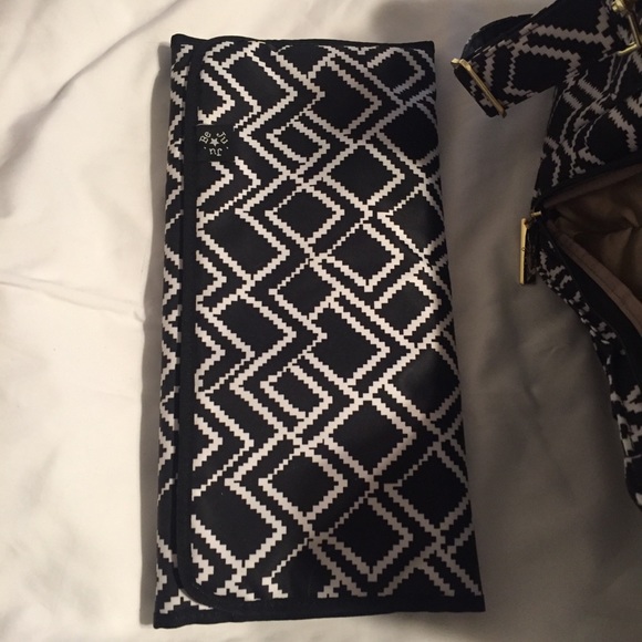 JuJuBe Be Prepared - Picture 5 of 8